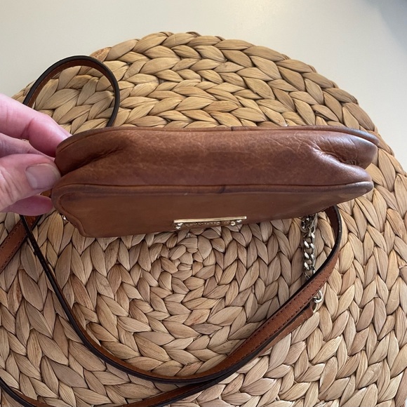 Older Michael Kors leather crossbody - Picture 3 of 4